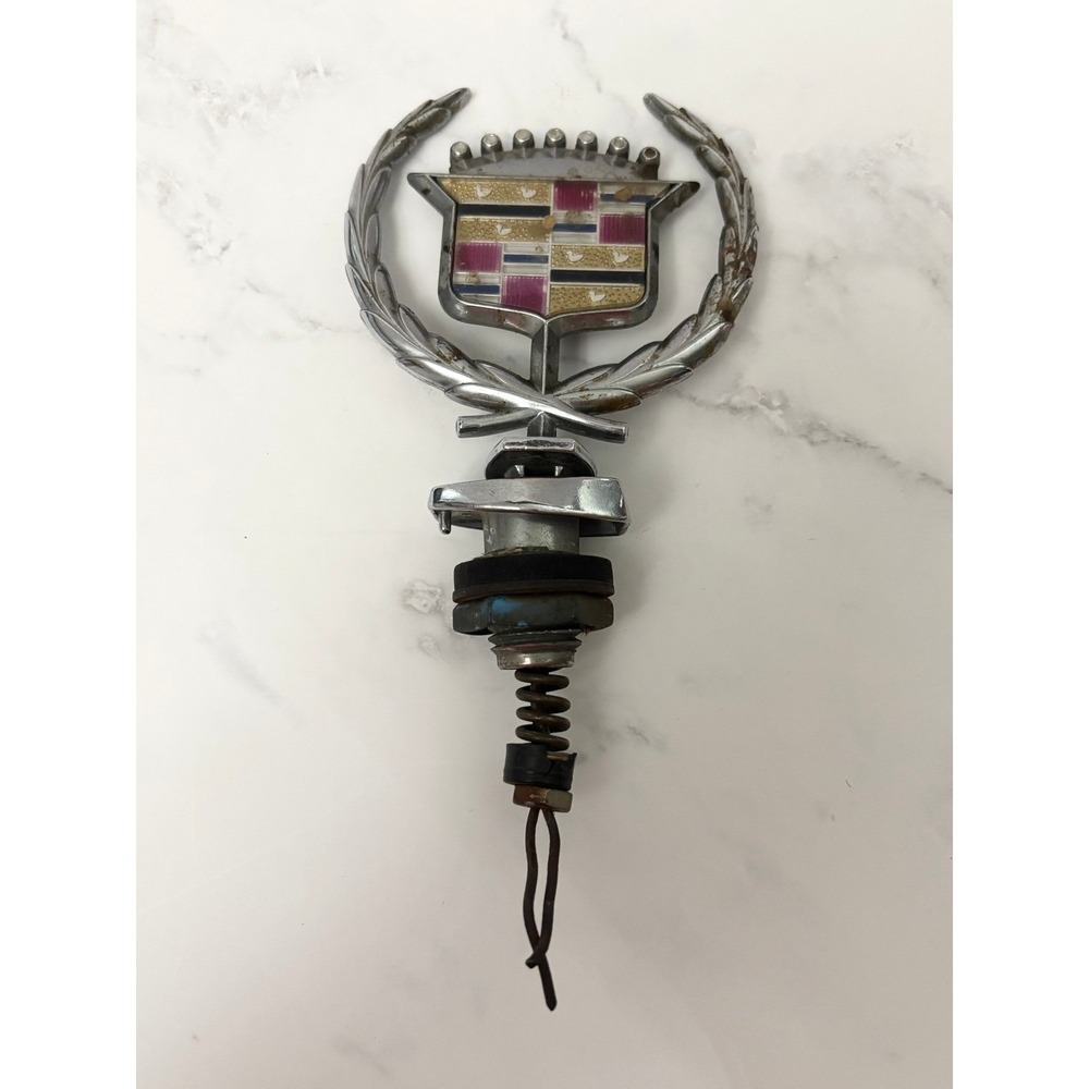 Vintage Cadillac Hood Ornament Wreath & Crest 1610460 - 80s 90s Fleetwood OEM - Picture 2 of 6